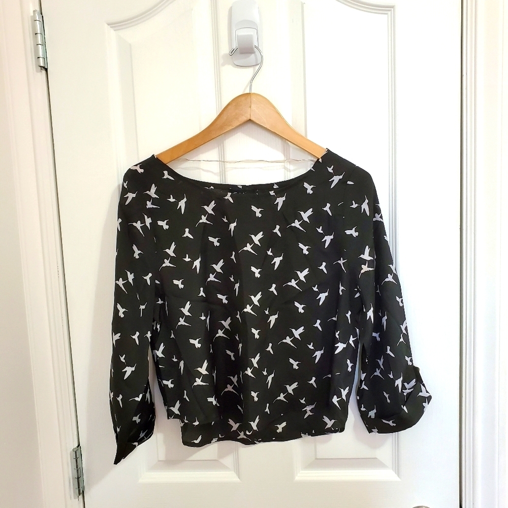 ‼️ 3/$20 Bird Patterned Blouse